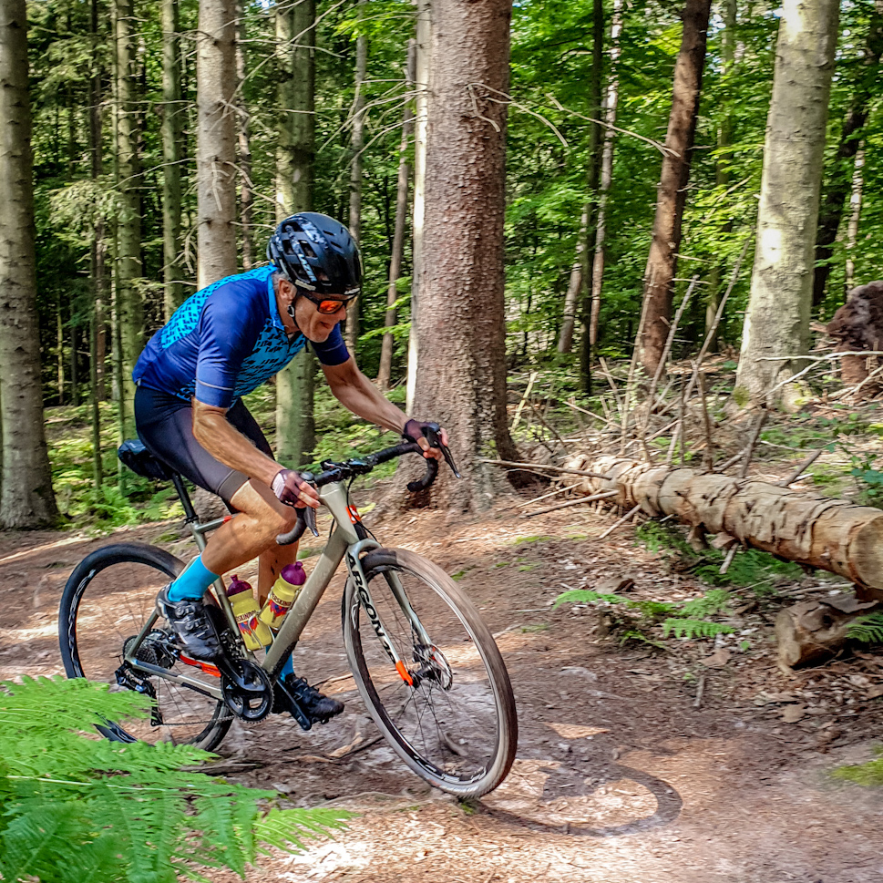 Both Henrik and Kristian are experienced mountainbikers and handled the technical sections brilliantly - I had to get off the bike and walk several places. Be aware of some pretty steep parts.